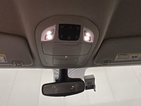 Used 2024 Chrysler Pacifica Touring-L FWD image 25