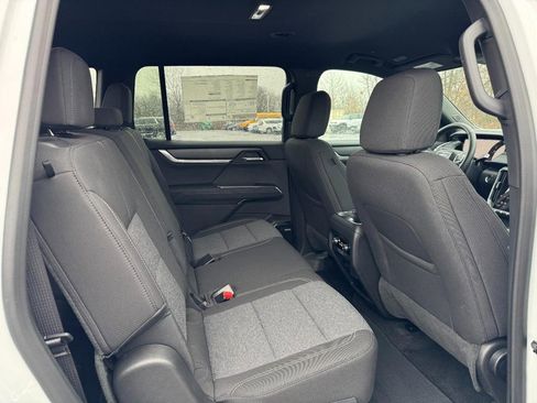 New 2026 GMC Acadia Elevation image 7