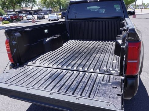 Used 2025 Toyota Tacoma TRD Sport AWD/4WD image 10