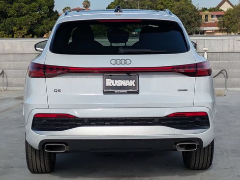 Used 2025 Audi Q5 Premium Plus w/ Premium Plus AWD/4WD image 4
