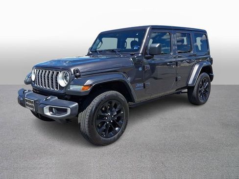 Used 2025 Jeep Wrangler Unlimited Sahara w/ Safety Group AWD/4WD image 1