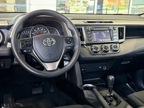 Used 2014 Toyota RAV4 LE FWD image 29