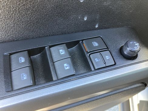 Certified 2023 Toyota Tacoma SR5 image 15