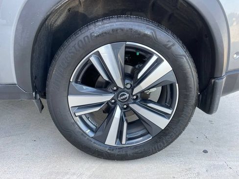 Certified 2024 Nissan Rogue SL FWD image 18