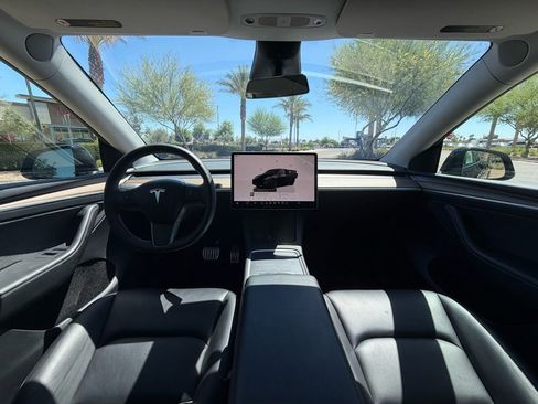 Used 2023 Tesla Model Y Performance AWD/4WD image 16
