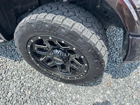 Used 2019 Ford F150 XLT w/ Equipment Group 302A Luxury AWD/4WD image 9