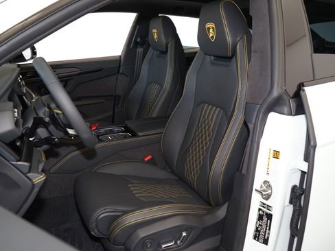 Used 2025 Lamborghini Urus SE AWD/4WD image 11