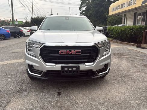 Used 2022 GMC Terrain SLE w/ Driver Convenience Package AWD/4WD image 2