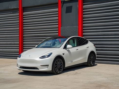 Used 2022 Tesla Model Y Performance AWD/4WD image 1