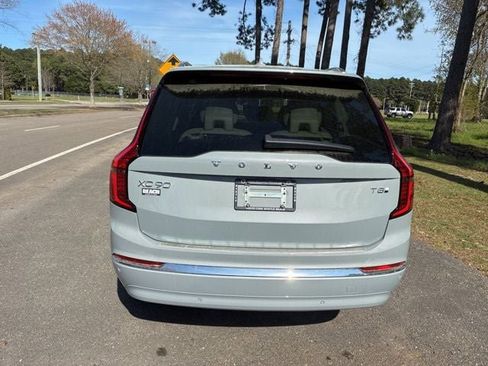 New 2026 Volvo XC90 T8 Ultra w/ Protection Package Premier AWD/4WD image 7