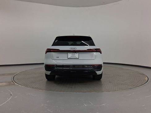 Used 2024 Audi Q8 e-tron Premium Plus w/ Premium Plus Package image 10