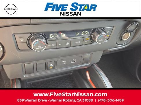 Used 2022 Nissan Frontier PRO-4X w/ Technology Package AWD/4WD image 21