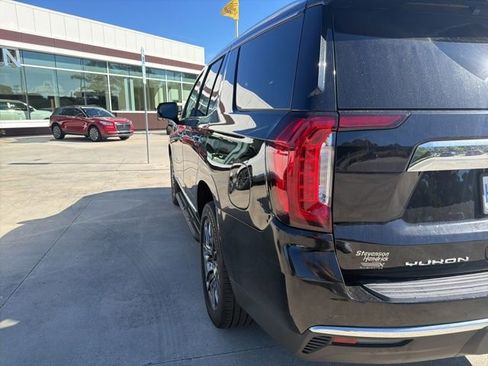 Used 2022 GMC Yukon SLT w/ SLT Premium Package AWD/4WD image 6