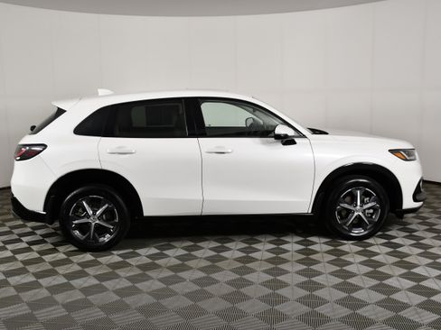 Certified 2025 Honda HR-V EX-L image 5