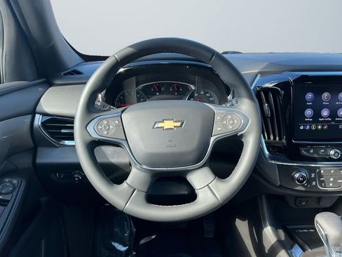 Used 2023 Chevrolet Traverse LT image 13