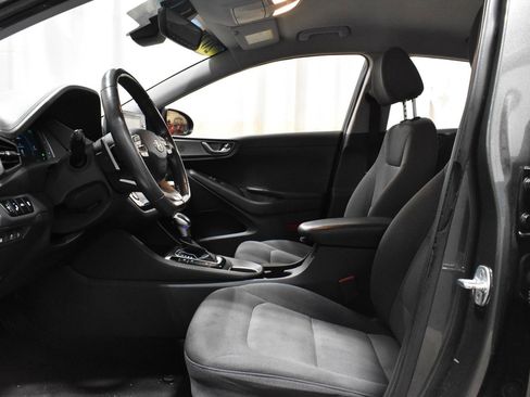 Used 2020 Hyundai Ioniq SEL image 3