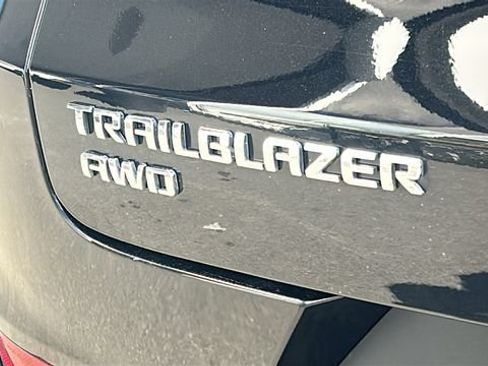 Used 2023 Chevrolet TrailBlazer LT w/ Convenience Package AWD/4WD image 6
