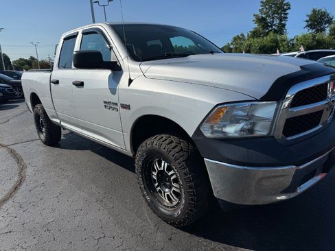 Used 2018 RAM 1500 ST w/ SXT Appearance Group AWD/4WD image 12