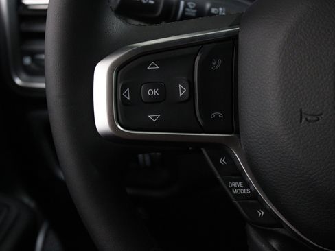 Used 2025 RAM 1500 Big Horn AWD/4WD image 9