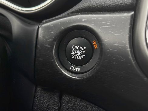 Used 2018 Jeep Grand Cherokee Altitude AWD/4WD image 20