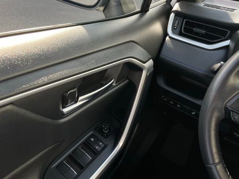 Used 2024 Toyota RAV4 SE image 24