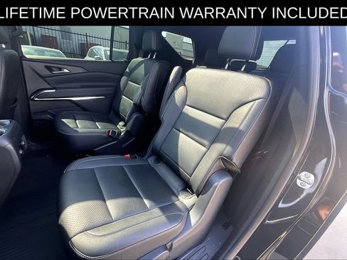 Used 2025 Chevrolet Traverse LT w/ Sun and Wheel Package FWD image 27