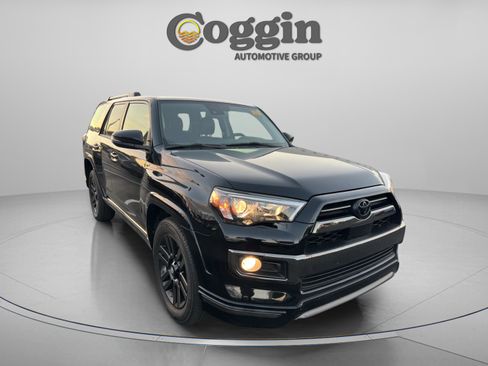 Used 2020 Toyota 4Runner Nightshade w/ Phone Cable & Charge Package image 9