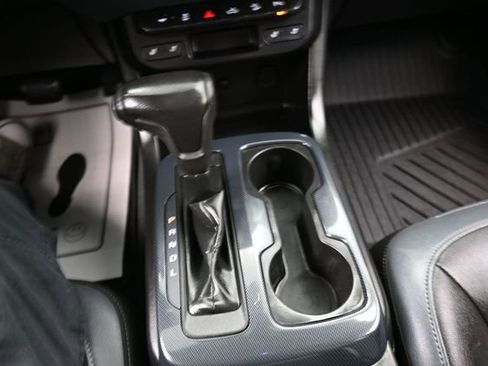 Used 2020 Chevrolet Colorado Z71 w/ LPO, Premium Interior Package image 11