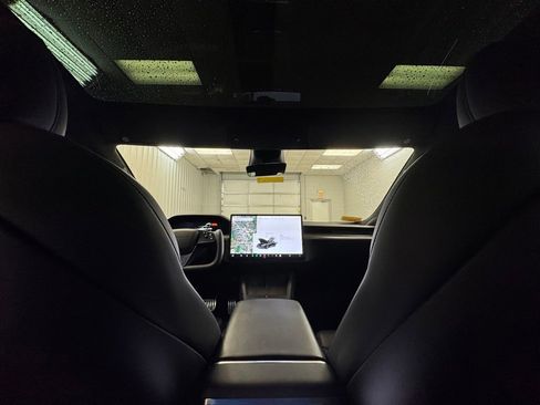 Used 2021 Tesla Model S Plaid image 19