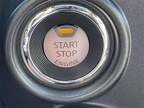 Used 2024 Nissan Titan PRO-4X w/ Pro-4x Convenience Package image 19