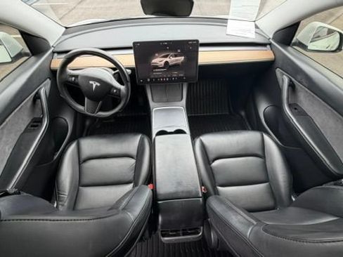 Used 2022 Tesla Model Y Long Range AWD/4WD image 21
