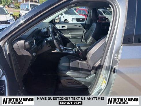 Used 2022 Ford Explorer Limited w/ Equipment Group 301A AWD/4WD image 10