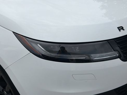 Used 2023 Land Rover Range Rover Sport SE Dynamic AWD/4WD image 32