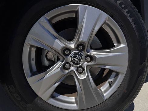 Used 2024 Toyota RAV4 XLE image 9