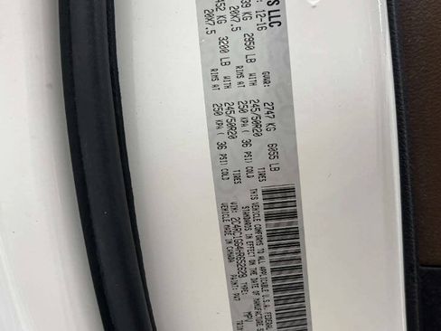 Used 2017 Chrysler Pacifica Limited FWD image 61