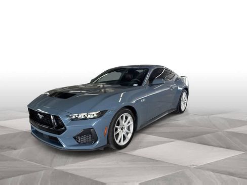Used 2025 Ford Mustang GT Premium RWD image 4