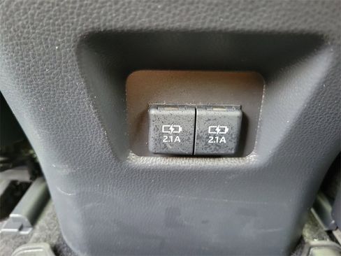 Used 2020 Toyota RAV4 XLE image 20