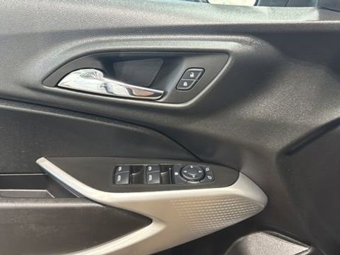 Used 2024 Chevrolet Trax LS w/ LS Convenience Package image 19