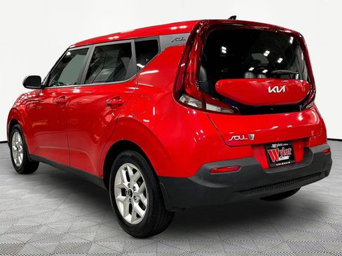 Used 2022 Kia Soul LX w/ Technology Package FWD image 4