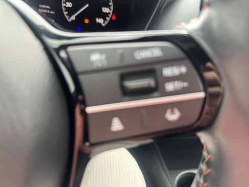Used 2023 Honda HR-V Sport image 9