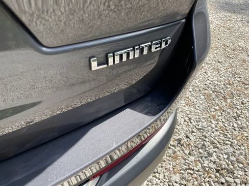 Used 2023 Jeep Grand Cherokee L Limited AWD/4WD image 13
