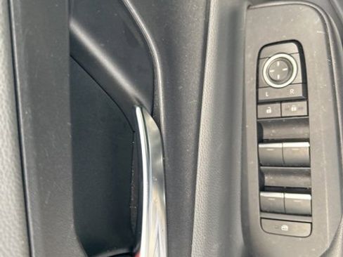 Certified 2023 Toyota Prius XLE image 10