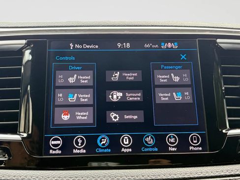 Used 2019 Chrysler Pacifica Limited w/ Advanced Safetytec Group FWD image 26