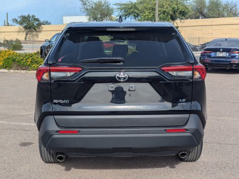 Used 2024 Toyota RAV4 LE image 5