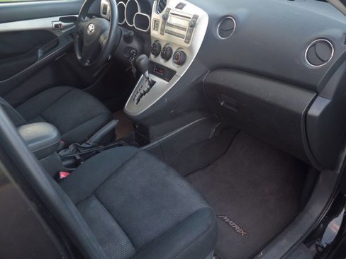 Used 2009 Toyota Matrix FWD image 17