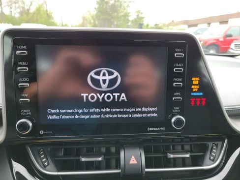 Used 2020 Toyota C-HR LE image 16