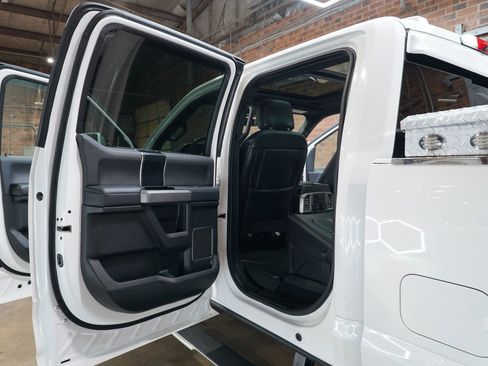 Used 2020 Ford F350 Platinum w/ FX4 Off-Road Package image 35