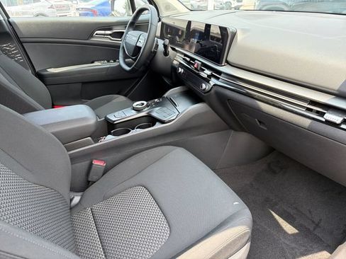 New 2026 Kia Sportage LX FWD image 22