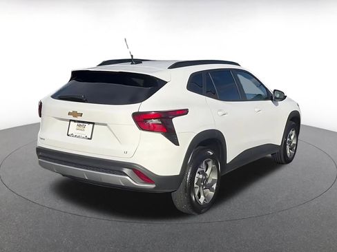 Used 2025 Chevrolet Trax LT image 14