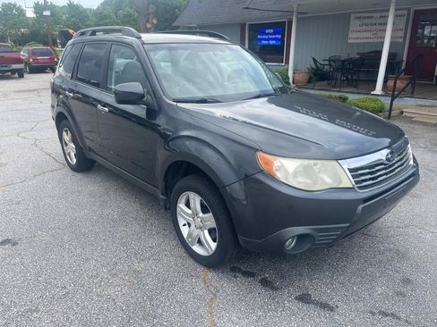 Used 2010 Subaru Outback 2.5i Limited w/ Popular Equipment Group 2A AWD/4WD image 5